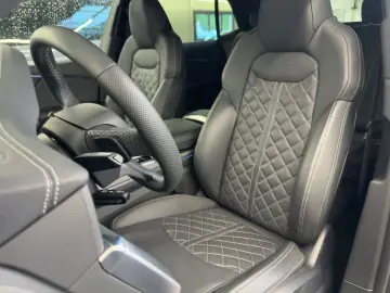 AUDI Q8 S line 50 3.0 TDI quattro AHK HuD Pano