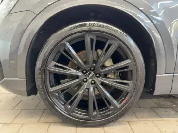 AUDI Q8 S line 50 3.0 TDI quattro AHK HuD Pano