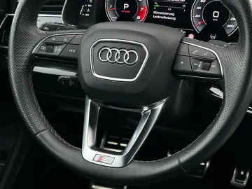 AUDI SQ8 4.0TFSI Matrix B&O HuD Standheiz. AHK Alu22
