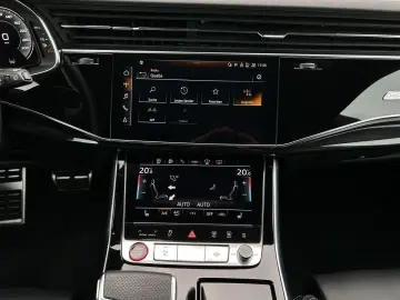 AUDI SQ8 4.0TFSI Matrix B&O HuD Standheiz. AHK Alu22