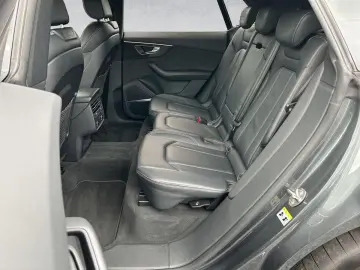 AUDI SQ8 4.0TFSI Matrix B&O HuD Standheiz. AHK Alu22