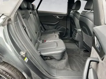 AUDI SQ8 4.0TFSI Matrix B&O HuD Standheiz. AHK Alu22