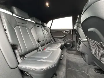 AUDI SQ8 4.0TFSI Matrix B&O HuD Standheiz. AHK Alu22