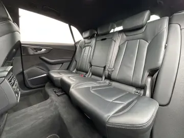 AUDI SQ8 4.0TFSI Matrix B&O HuD Standheiz. AHK Alu22