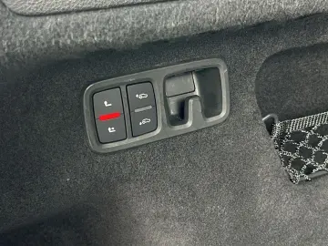 AUDI SQ8 4.0TFSI Matrix B&O HuD Standheiz. AHK Alu22