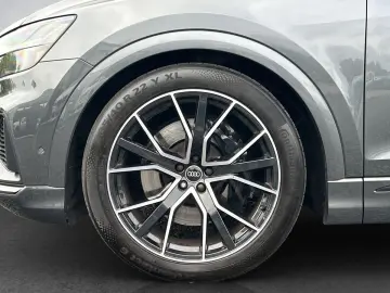 AUDI SQ8 4.0TFSI Matrix B&O HuD Standheiz. AHK Alu22