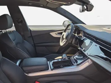 AUDI Q8 SUV 55 TFSI quattro S line AHK Tour HD Matrix