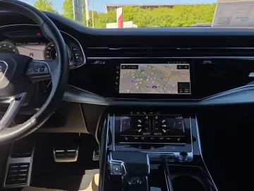 AUDI Q8 SUV 55 TFSI quattro S line AHK Tour HD Matrix