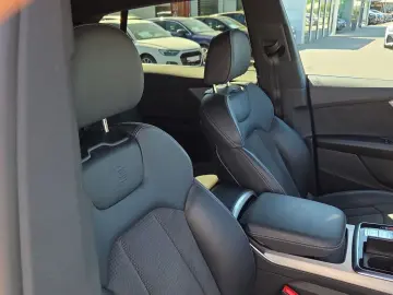 AUDI Q8 SUV 55 TFSI quattro S line AHK Tour HD Matrix