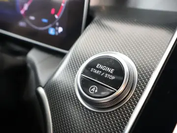 MERCEDES-BENZ GLC 220 d 4M Avantgarde AHK Digital Li…
