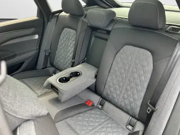 AUDI A6 Avant TDI S tronic quattro S line  HeadUp Pan