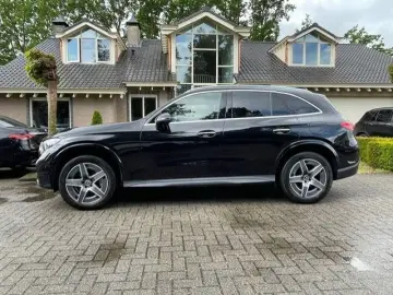 MERCEDES-BENZ GLC 300 300e 4MATIC AMG LINE PANO kame&hellip;