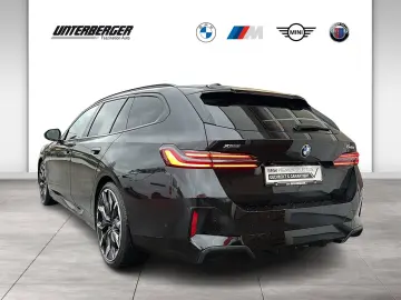 BMW 540d xDrive Touring M Sport PRO 21  Iconic Glow