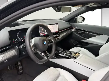 BMW 540d xDrive Touring M Sport PRO 21  Iconic Glow