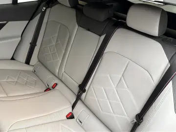 BMW 540d xDrive Touring M Sport PRO 21  Iconic Glow