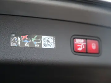 MERCEDES-BENZ GLC 400e 4M AMG PREMIUM PLUS LEDER BUR&hellip;
