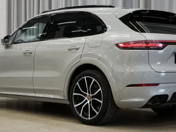 PORSCHE Cayenne E-Hybrid Platinum Edition