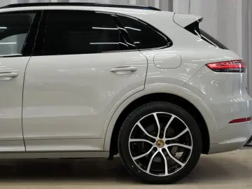 PORSCHE Cayenne E-Hybrid Platinum Edition