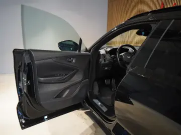 Aston Martin DBX 4.0 V8 Sportabgas Body Pack Black