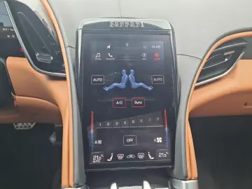 FERRARI Roma Spider Pass.Display ACC Airscarf Seatvent.