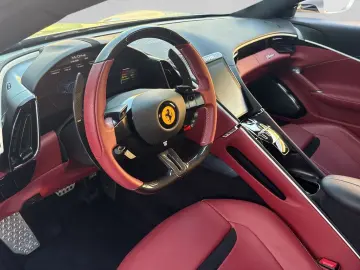 FERRARI Roma 1.Hd Dt.Auto LED Lenkrad Beifahrer Display