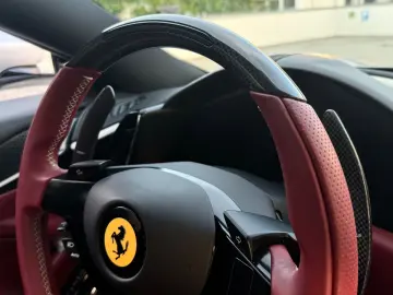 FERRARI Roma 1.Hd Dt.Auto LED Lenkrad Beifahrer Display