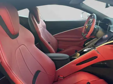 FERRARI Roma 1.Hd Dt.Auto LED Lenkrad Beifahrer Display