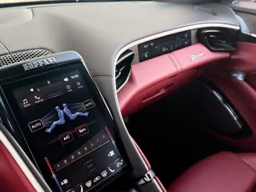 FERRARI Roma 1.Hd Dt.Auto LED Lenkrad Beifahrer Display