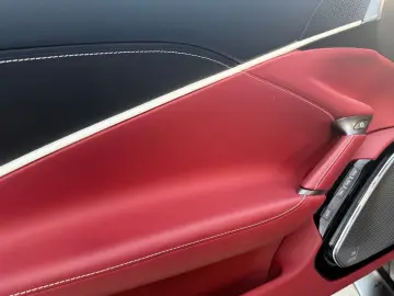 FERRARI Roma 1.Hd Dt.Auto LED Lenkrad Beifahrer Display