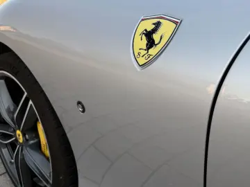 FERRARI Roma 1.Hd Dt.Auto LED Lenkrad Beifahrer Display
