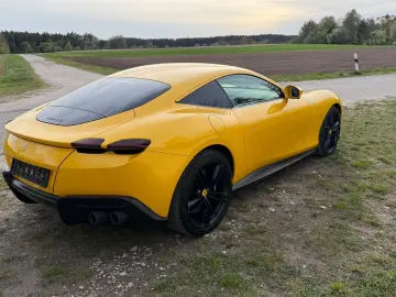 FERRARI Roma 3.9 T V8 DCT - GIALLO TRIPLO STRATO