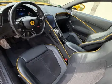 FERRARI Roma 3.9 T V8 DCT - GIALLO TRIPLO STRATO