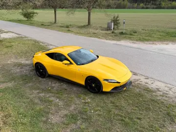 FERRARI Roma 3.9 T V8 DCT - GIALLO TRIPLO STRATO