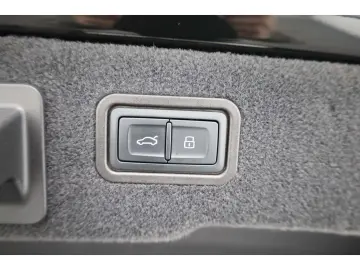 Audi A8 60 TFSI e quattro S line 20'