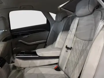 Audi A8 60 TFSI e quattro S Line Pano