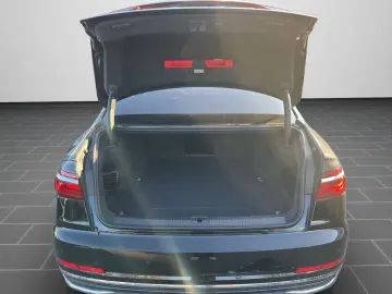 Audi A8 60 TFSI e quattro 340(462)