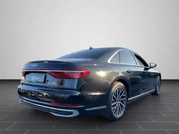 Audi A8 60 TFSI e quattro 340(462)