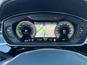 Audi A8 60 TFSI e quattro 340(462)