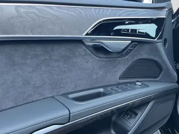 Audi A8 60 TFSI e quattro 340(462)