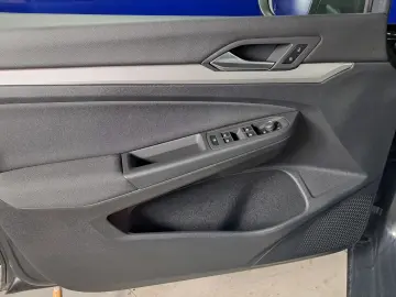 VOLKSWAGEN GOLF VIII LIFE 115CP 2021