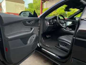AUDI RSQ8 quattro MATRIX PANO OPTIK MEMORY RS-ABGAS
