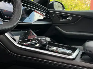 AUDI RSQ8 quattro MATRIX PANO OPTIK MEMORY RS-ABGAS