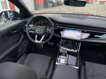 AUDI RSQ8 quattro MATRIX PANO OPTIK MEMORY RS-ABGAS