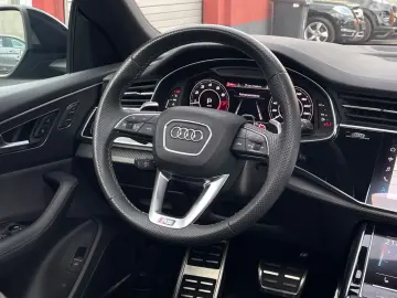 AUDI RSQ8 quattro MATRIX PANO OPTIK MEMORY RS-ABGAS