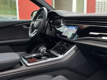AUDI RSQ8 quattro MATRIX PANO OPTIK MEMORY RS-ABGAS