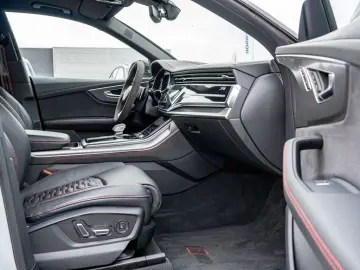 AUDI RS Q8 4.0 TFSI quattro Keramik Dyn  Vmax B&O ACC