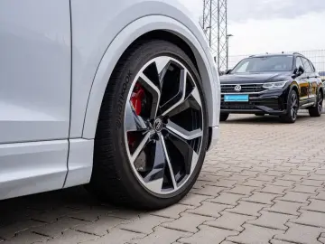 AUDI RS Q8 4.0 TFSI quattro Keramik Dyn  Vmax B&O ACC