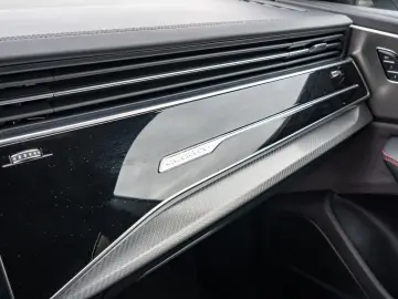 AUDI RS Q8 4.0 TFSI quattro Keramik Dyn  Vmax B&O ACC