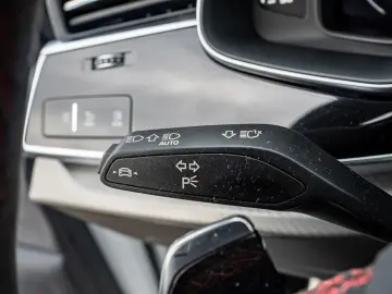 AUDI RS Q8 4.0 TFSI quattro Keramik Dyn  Vmax B&O ACC