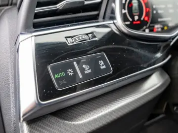 AUDI RS Q8 4.0 TFSI quattro Keramik Dyn  Vmax B&O ACC